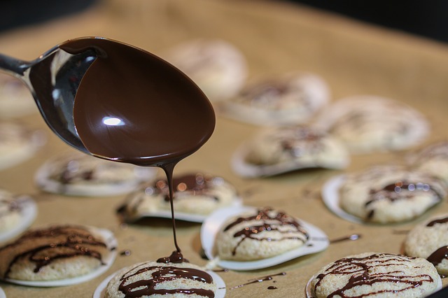 Cioccolata-fondente-biscotti