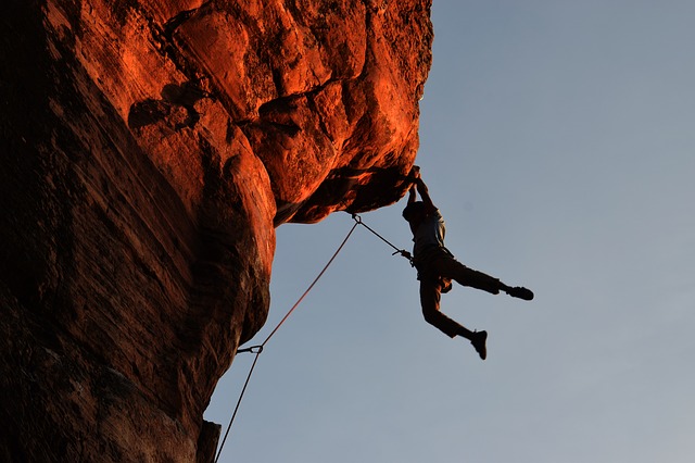 free-climbing-montagna