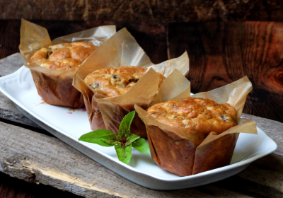 Muffin con funghi, scalogno e fontina