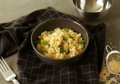 Quinoa con taccole e pomodorini