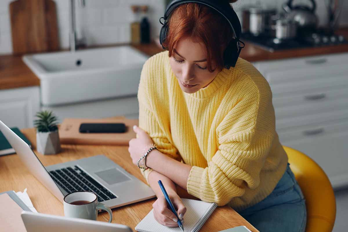 Alimenti che migliorano memoria e concentrazione: quali scegliere ogni giorno