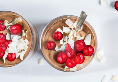 Coppa al Cioccolato con Ribes rosso e scaglie di Cocco