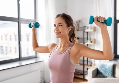 Stacchi rumeni e esercizi con pesetti: come eseguirli