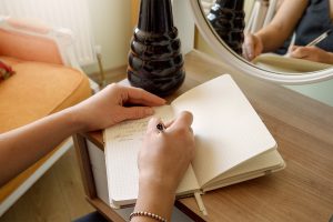 Journaling: i benefici di scrivere e tenere un diario personale