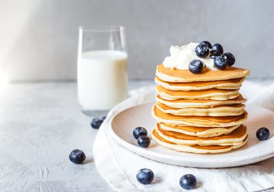 Pancake proteici per una colazione gustosa e light