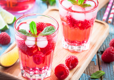 Raspberry lemonade: l’aperitivo alternativo che fa bene