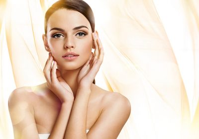 Viso tonico per capodanno: 3 esercizi di yoga facciale