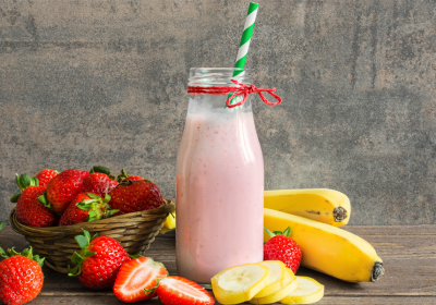 Smoothie fragola e banana con fiocchi d’avena Pesoforma