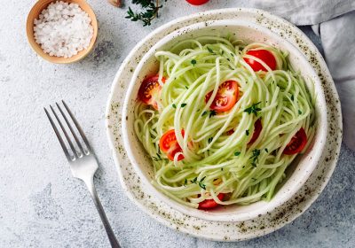 Spaghetti di zucchine con pomodorini e basilico light