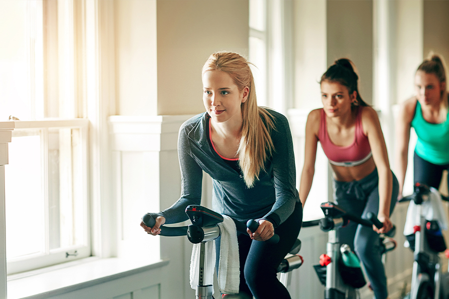 L'Indoor Cycling è un allenamento utile per dimagrire e tonificare
